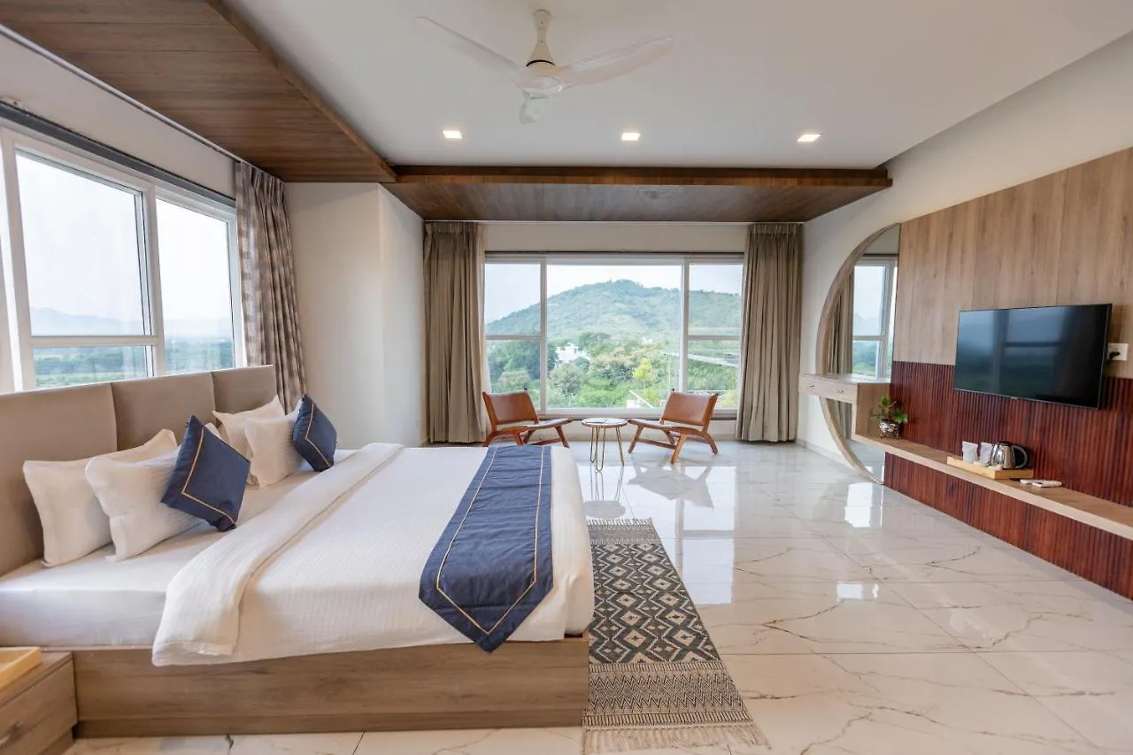 Suramya-A Luxury Boutique Hotel 우다이푸르